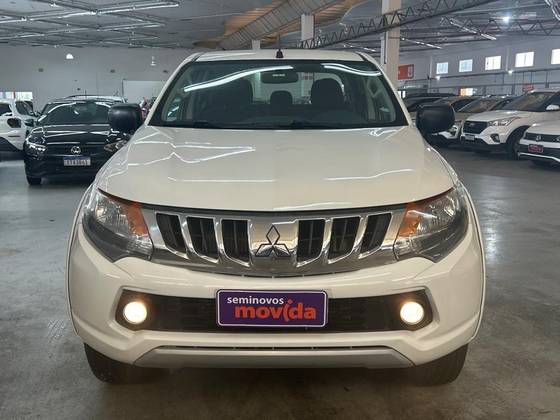 MITSUBISHI L200 TRITON 2.4 16V TURBO DIESEL GLS CD 4X4 AUTOMÁTICO